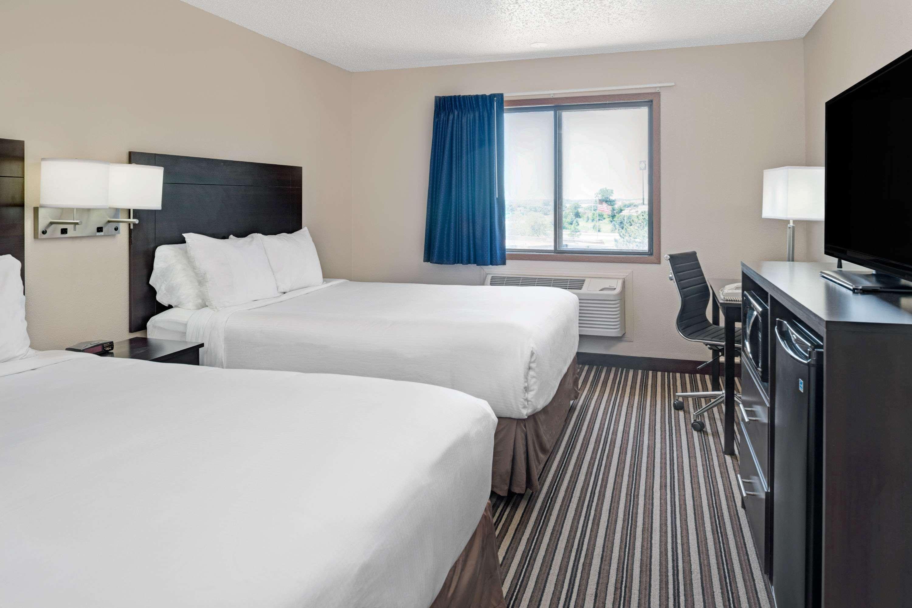 Super 8 By Wyndham Omaha I-80 West Hotel Exterior photo